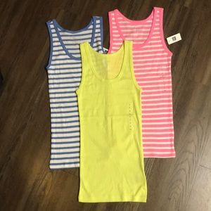 Gap - The Modern Tank - size small - 3 shirts